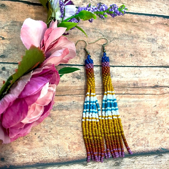 Tassel Beaded earring - Picture 3 of 5